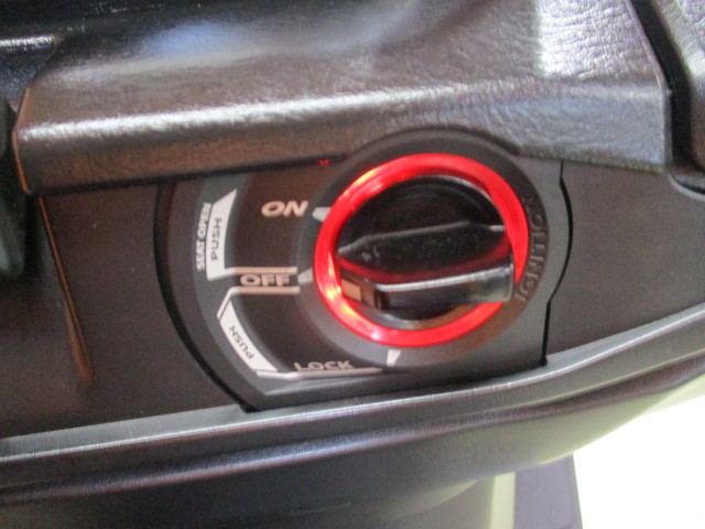 鍵も上級の電子キータイプ！！電子キーも勿論２本装備済み！中古のスカブを買うときにはここはよくチェック